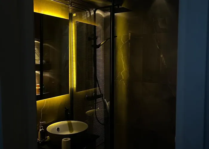 Chic Compact أولو